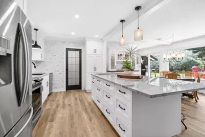 Kitchen Island Photo of 11367 261 Street, Maple Ridge, BC