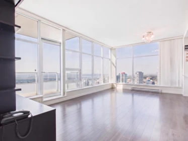 Family Room Photo of 3806 4880 Bennett Street, Burnaby, BC