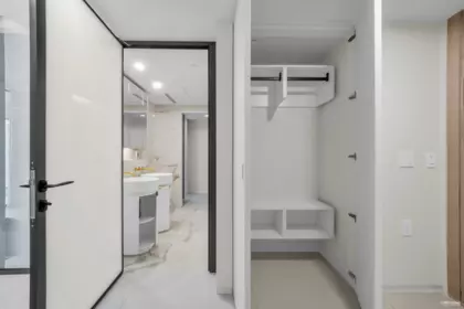 Laundry Room Photo of 2207 1033 Nelson Street, Vancouver, BC