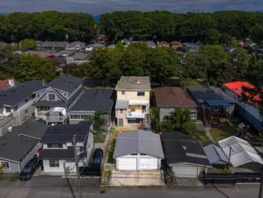 2206 E 8th Avenue, Vancouver, BC, Vancouver — Single Family Residence for sale