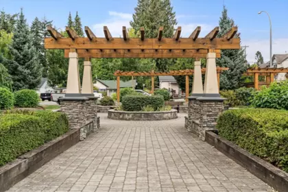 Entry Foyer Photo of 424 2565 Campbell Avenue, Abbotsford, BC