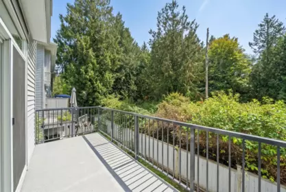 Breakfast Nook Photo of 81 5858 142 Street, Surrey, BC
