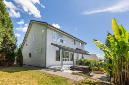 Front Yard Photo of 122 Chestnut Court, Port Moody, BC
