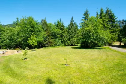 Garden / Landscaping Photo of 465 Sunset Road, Bowen Island, BC
