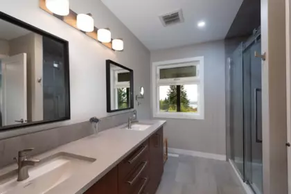 Powder Room Photo of 465 Sunset Road, Bowen Island, BC