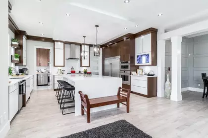 Kitchen Island Photo of 15522 77 Avenue, Surrey, BC