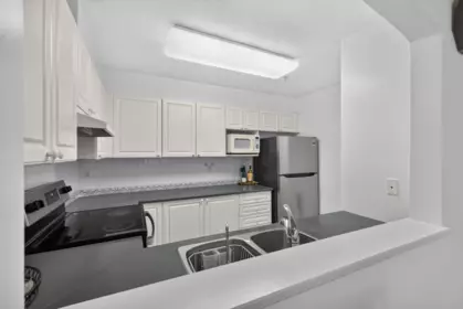 Guest Bathroom Photo of 20 6588 Southoaks Crescent, Burnaby, BC