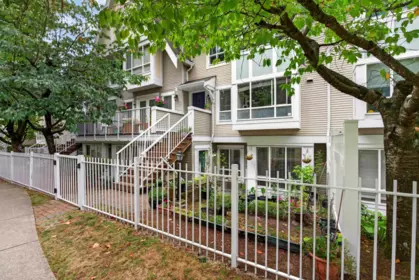 Swimming Pool Photo of 20 6588 Southoaks Crescent, Burnaby, BC