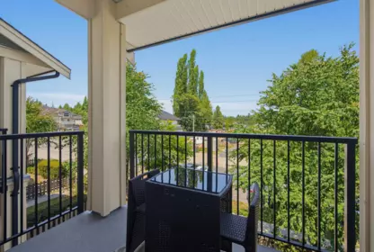 Mudroom Photo of 10 13886 62 Avenue, Surrey, BC