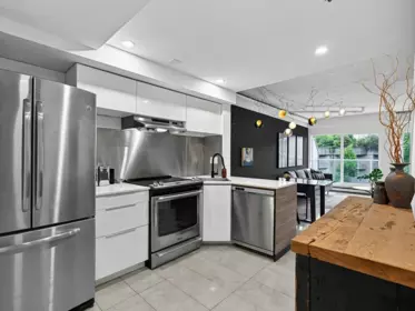Breakfast Nook Photo of 7 1355 W 4th Avenue, Vancouver, BC