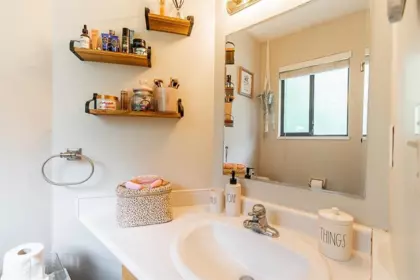Primary Bathroom Photo of 2224 Mouldstade Road, Abbotsford, BC