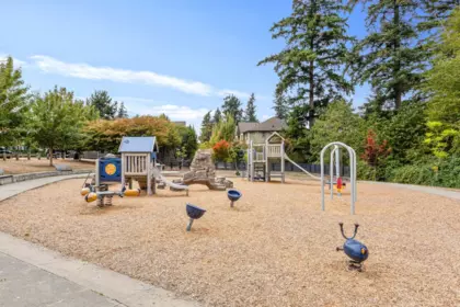 Front Yard Photo of 5 15938 27 Avenue, Surrey, BC