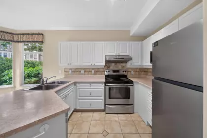 Office / Den Photo of 2 5950 Oakdale Road, Burnaby, BC