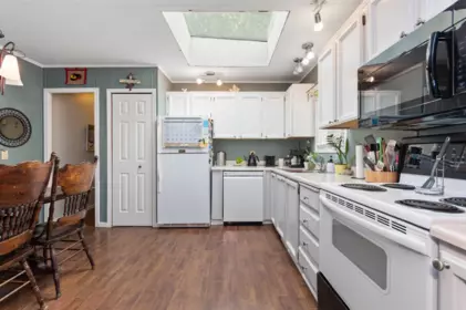 Kitchen Island Photo of 44840 Keith Wilson Road, Chilliwack, BC