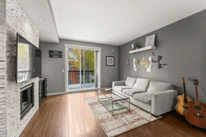 Dining Area Photo of 38 18983 72a Avenue, Surrey, BC