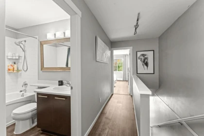 Entry Foyer Photo of 38 18983 72a Avenue, Surrey, BC