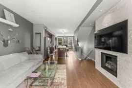 38 18983 72a Avenue, Surrey, BC