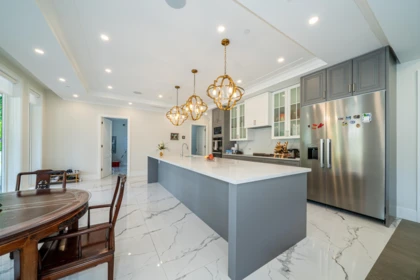 Entry Foyer Photo of 1048 Handsworth Road, North Vancouver, BC