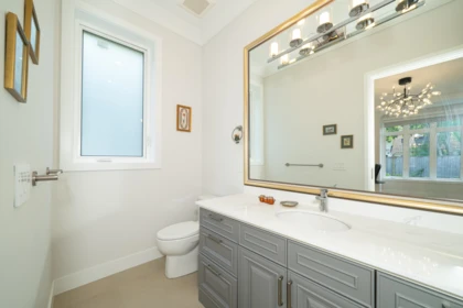 Powder Room Photo of 1048 Handsworth Road, North Vancouver, BC
