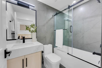Guest Bathroom Photo of 1 2888 E 6th Avenue, Vancouver, BC