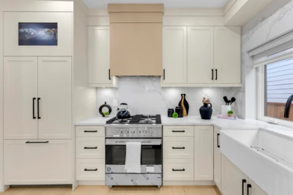 Walk-In Closet Photo of 1 2888 E 6th Avenue, Vancouver, BC
