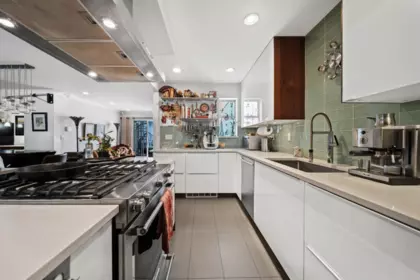 Kitchen Photo of 6 1234 W 7th Avenue, Vancouver, BC