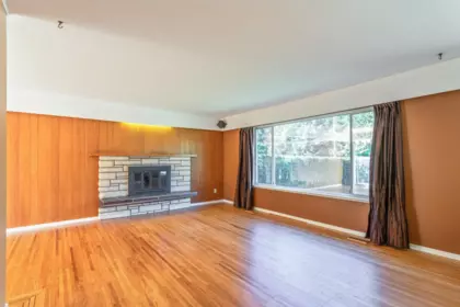 Family Room Photo of 2370 Mountain Highway, North Vancouver, BC