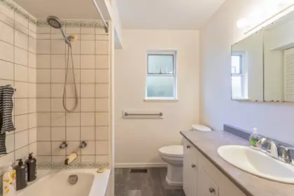 Mudroom Photo of 2370 Mountain Highway, North Vancouver, BC