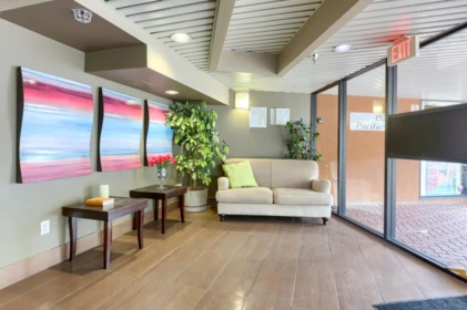 Family Room Photo of 205 15213 Pacific Avenue, White Rock, BC