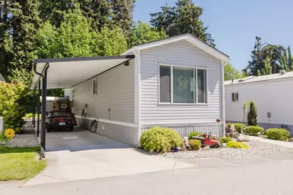 13 4496 Sunshine Coast Highway, Sechelt, BC, Sechelt — Manufactured Home for sale