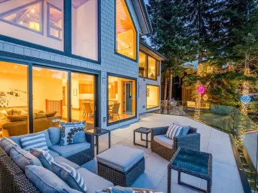 6254 Eagle Drive, Whistler, BC, Whistler — Single Family Residence for sale