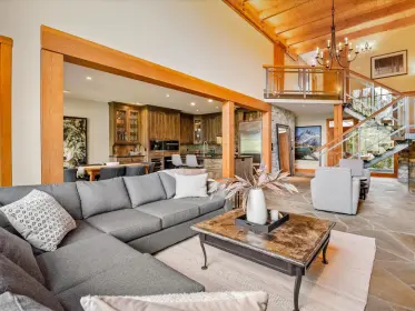 8378 Glen Abbey Lane, Whistler, BC, Whistler — Townhouse for sale