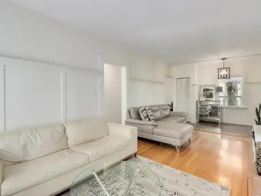 741 E 8th Street, North Vancouver, BC, North vancouver — Single Family Residence for sale