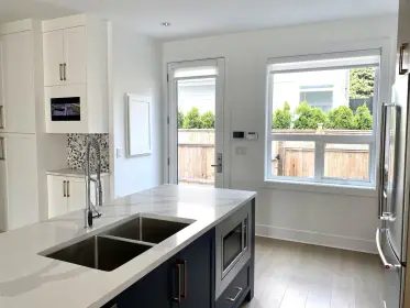 364 W Keith Road, North Vancouver, BC, North vancouver — Half Duplex for sale