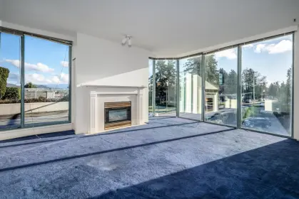 303 32330 South Fraser Way, Abbotsford, BC, Abbotsford — Apartment/Condo for sale