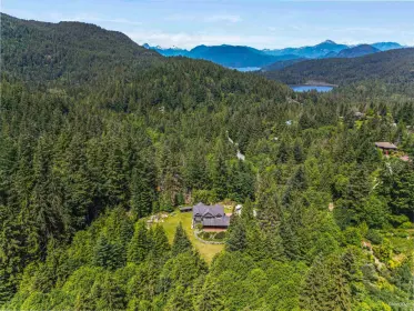 750 Cates Hill Road, Bowen Island, BC, Bowen island — Single Family Residence for sale