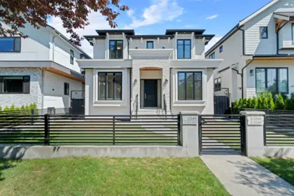 2549 E 16th Avenue, Vancouver, BC, Vancouver — Single Family Residence for sale