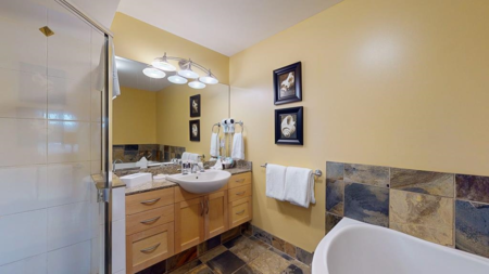 Guest Bathroom Photo of 23D 12849 Lagoon Road, Madeira Park, BC