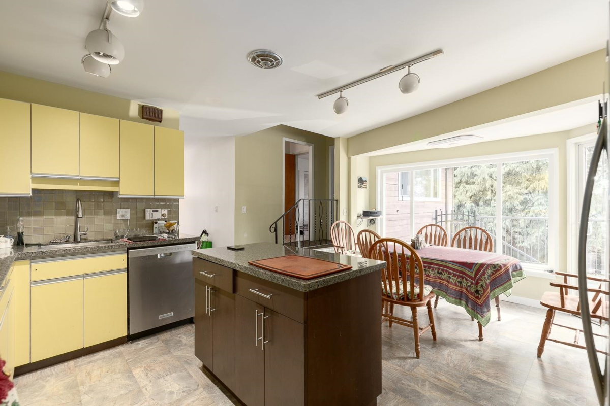 Kitchen Island Photo of 3186 W 42nd Avenue, Vancouver, BC