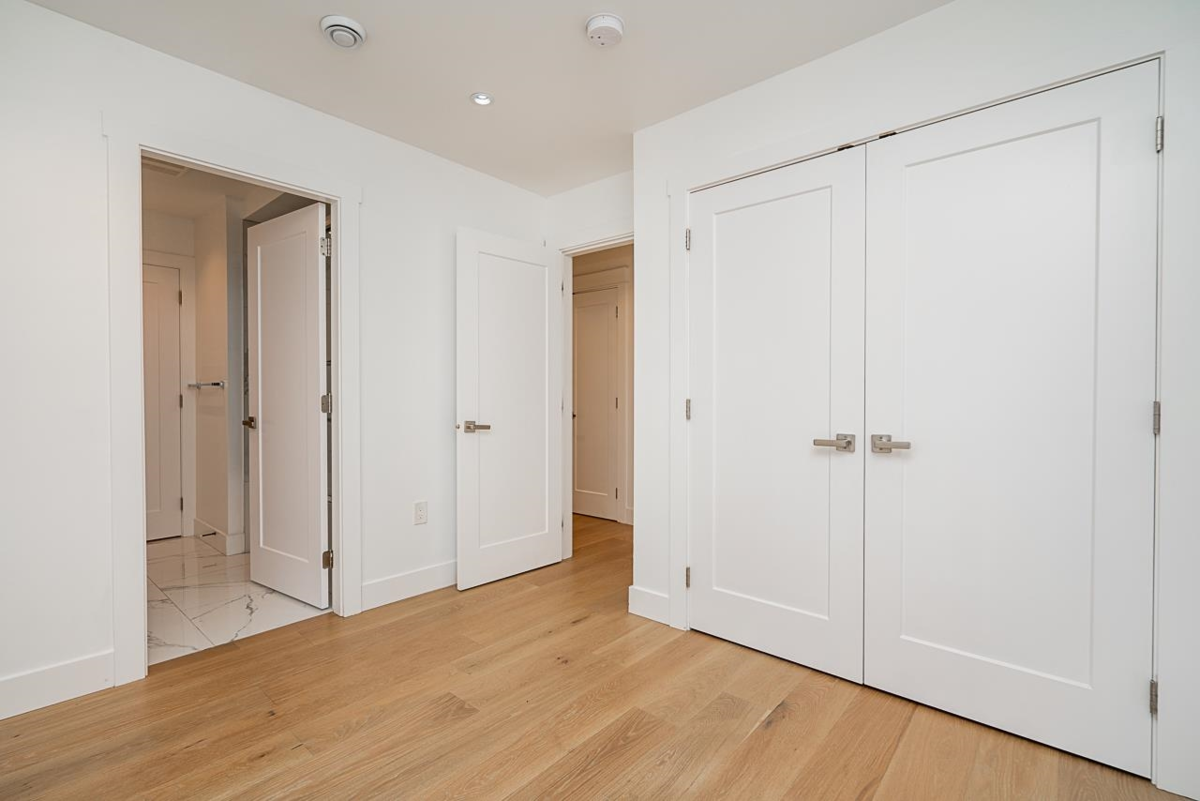 Staircase Photo of 5634 52 Avenue, Delta, BC