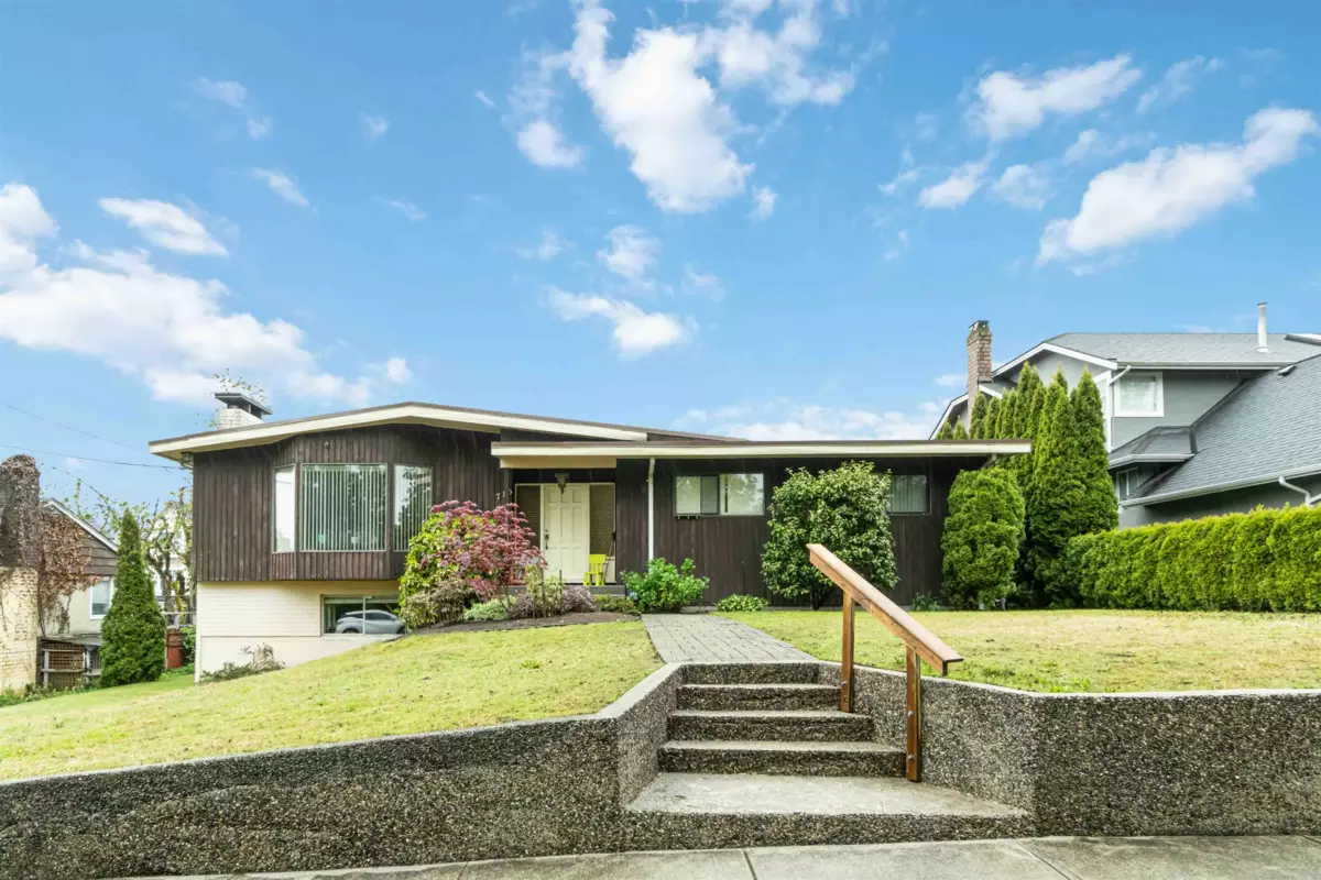 Exterior Front Photo of 716 Guiltner Street, Coquitlam, BC