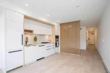 210 2520 Guelph Street, Vancouver, BC, Vancouver — Apartment/Condo for sale