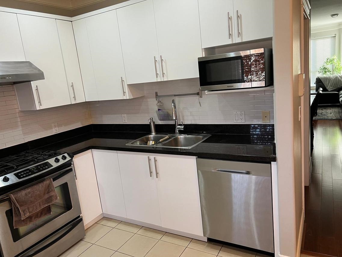 Dining Area Photo of 11 9051 Blundell Road, Richmond, BC