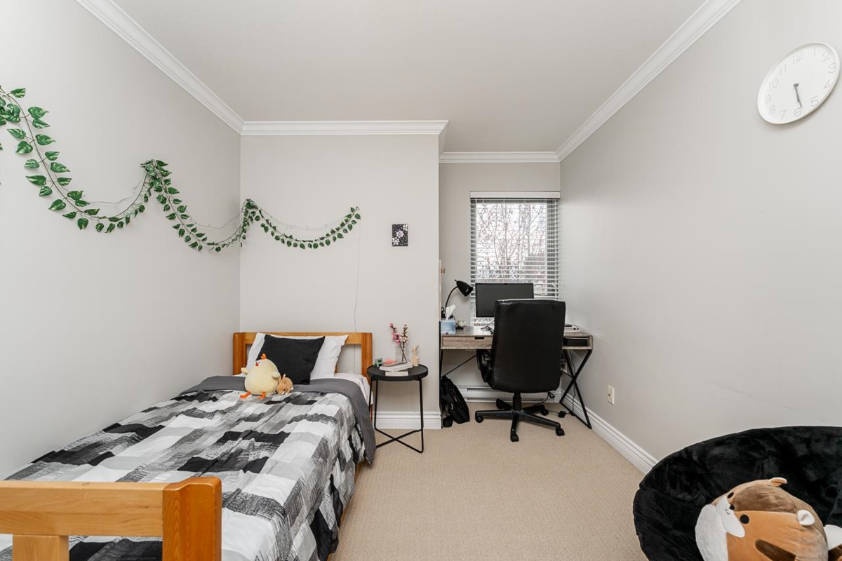 Powder Room Photo of 11 9051 Blundell Road, Richmond, BC