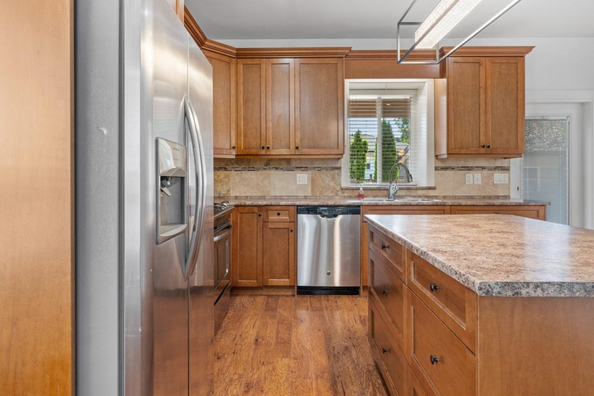 Dining Area Photo of 10 12123 222 Street, Maple Ridge, BC