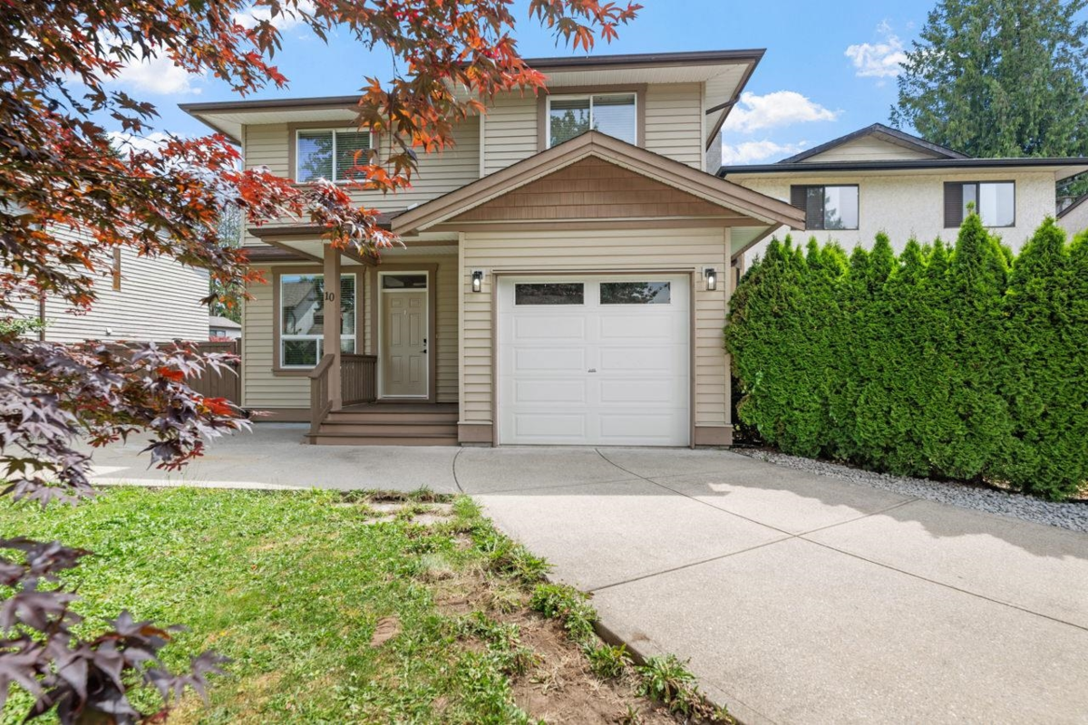 Exterior Front Photo of 10 12123 222 Street, Maple Ridge, BC