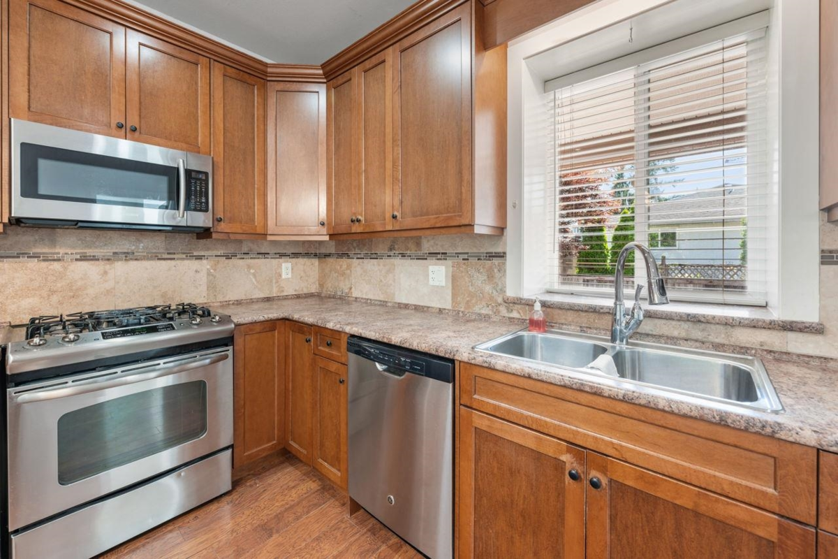 Family Room Photo of 10 12123 222 Street, Maple Ridge, BC