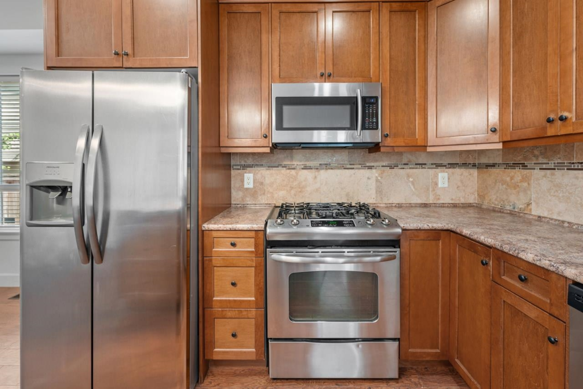 Living Room Photo of 10 12123 222 Street, Maple Ridge, BC