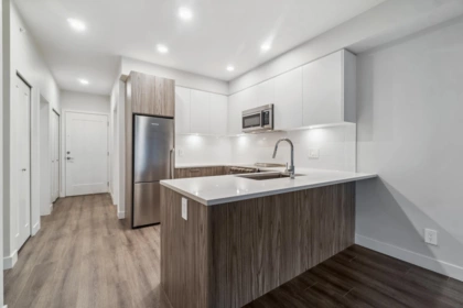 408 5535 Hastings Street, Burnaby, BC, Burnaby — Apartment/Condo for sale