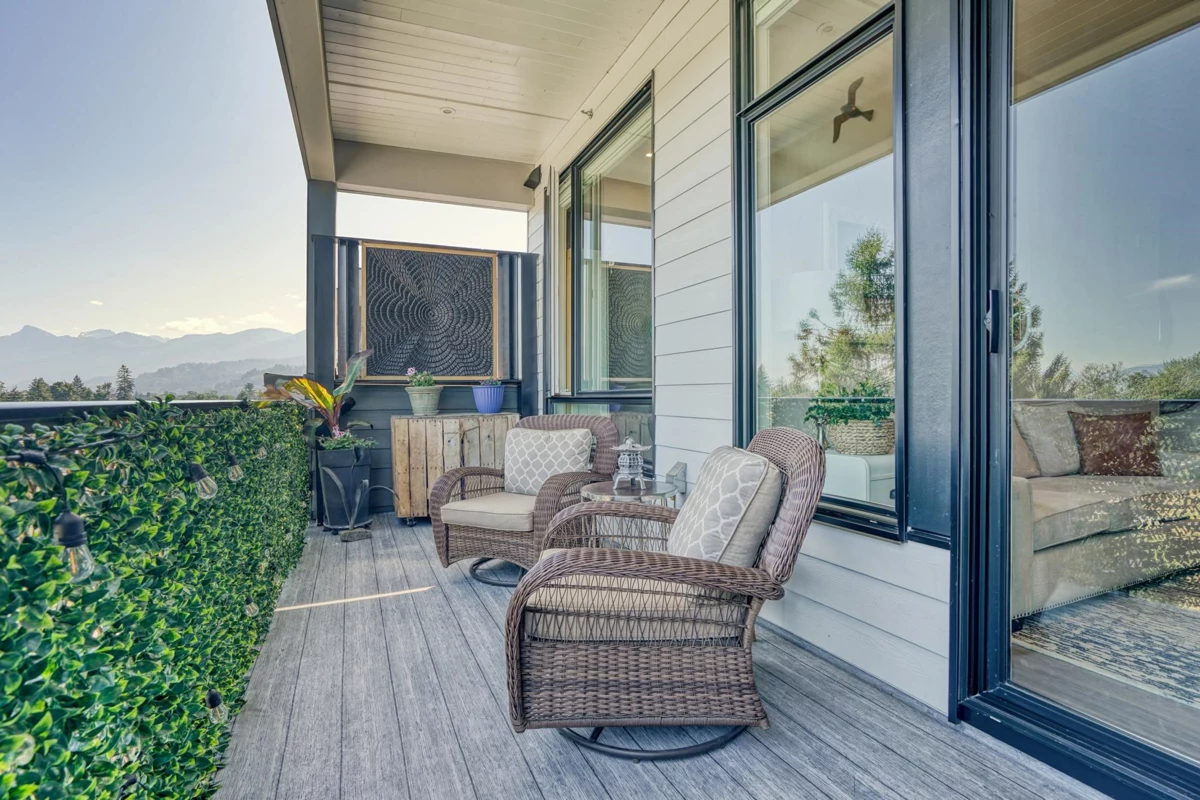 Backyard Photo of 507 45745 Watson Road, Chilliwack, BC